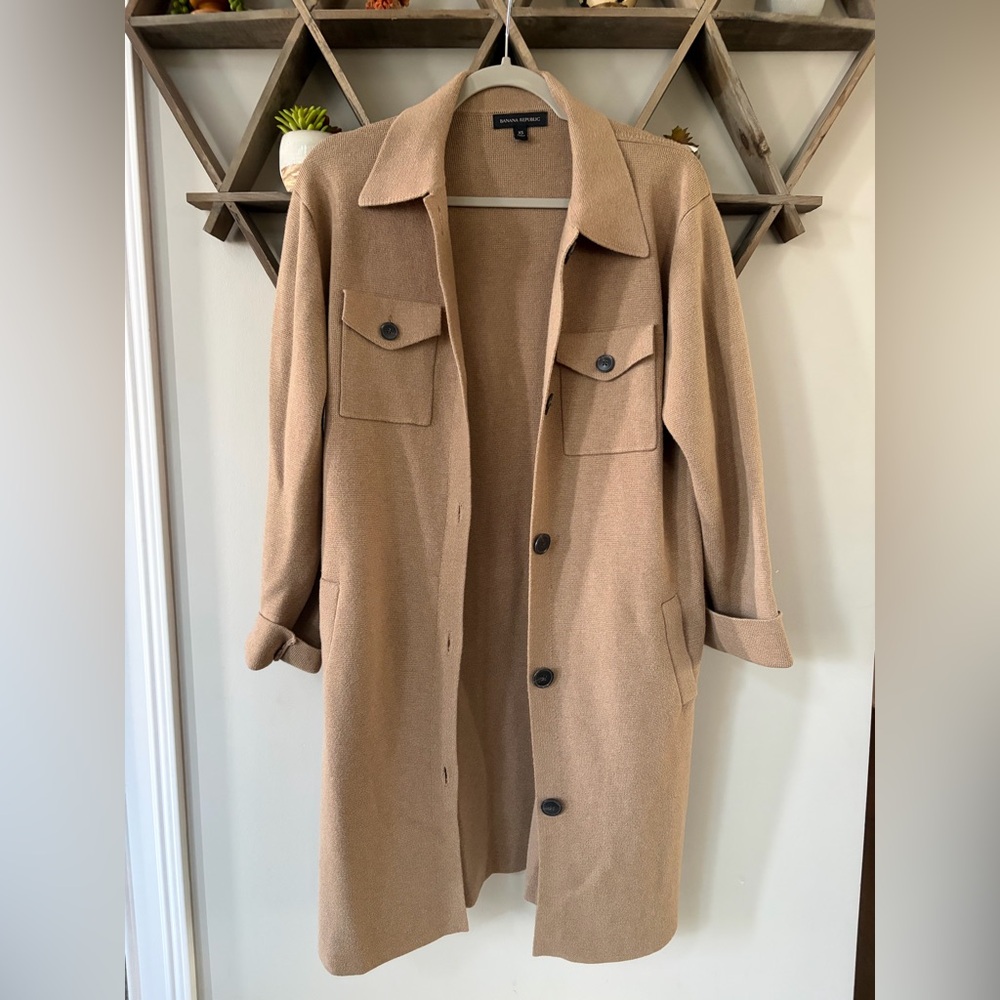 Banana Republic tan oversized knit cardigan. Size XS.